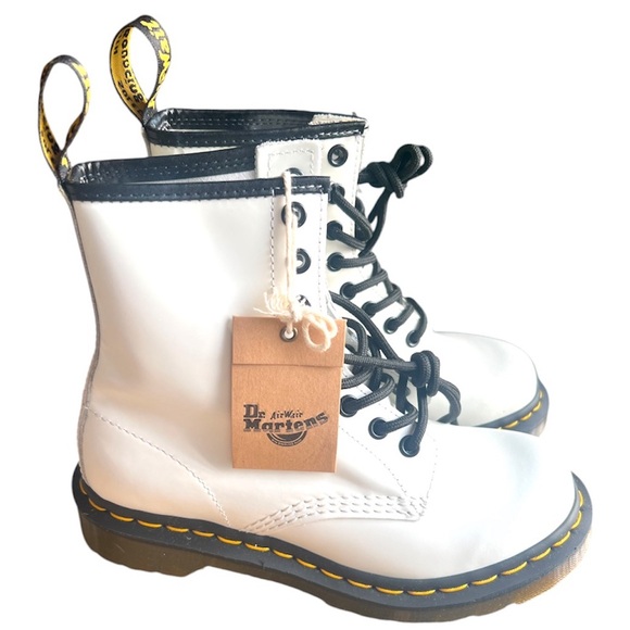 DR. MARTENS | NIB 1460 WOMEN’S SMOOTH LEATHER LACE UP BOOT - Picture 2 of 12